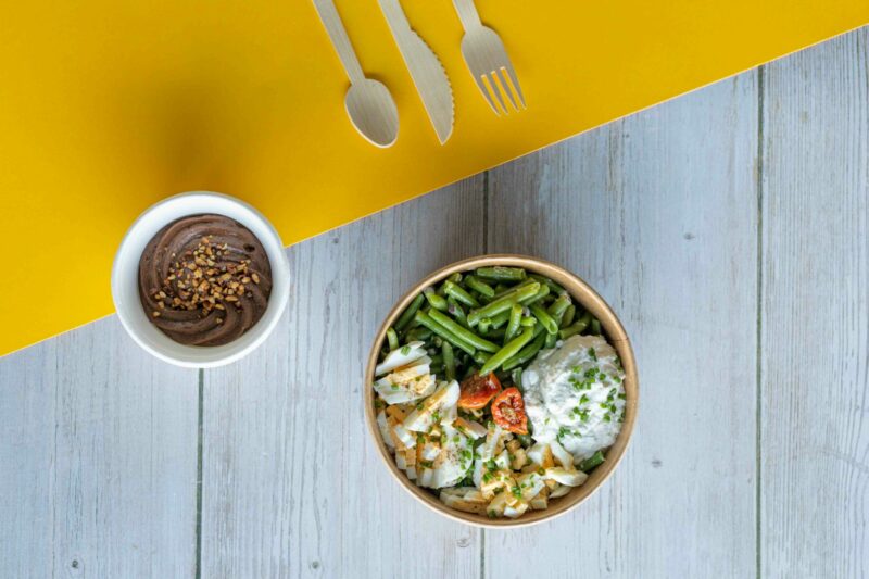 Lunchbox salade de haricots verts, oeufs au persil, crème légère à la moutarde