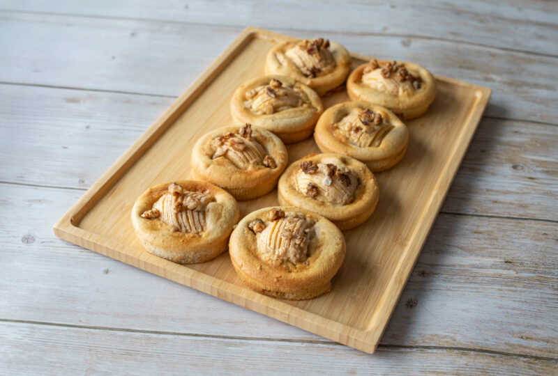 8 Moelleux 4 épices aux pommes, caramel au beurre salé maison