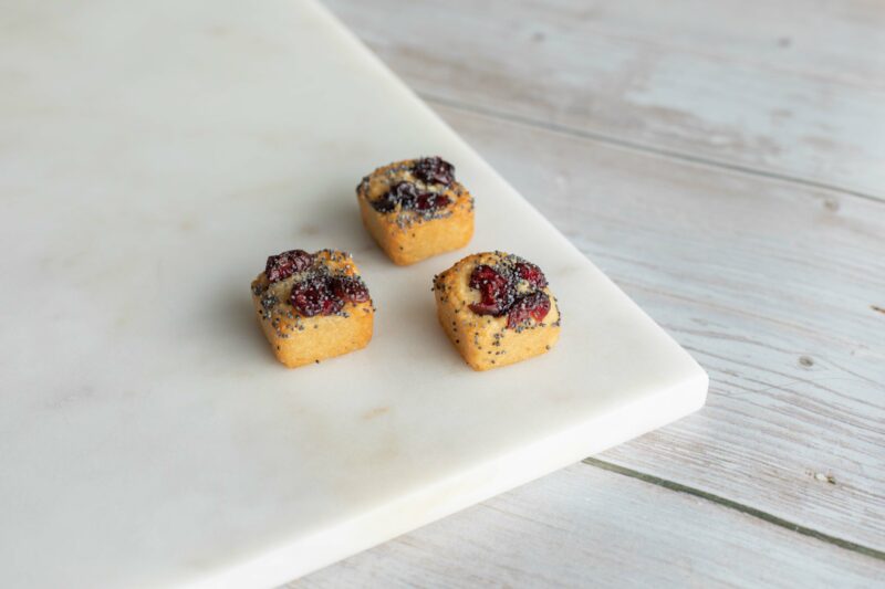 30 Mini financiers vegan et sans gluten pavot et cranberry