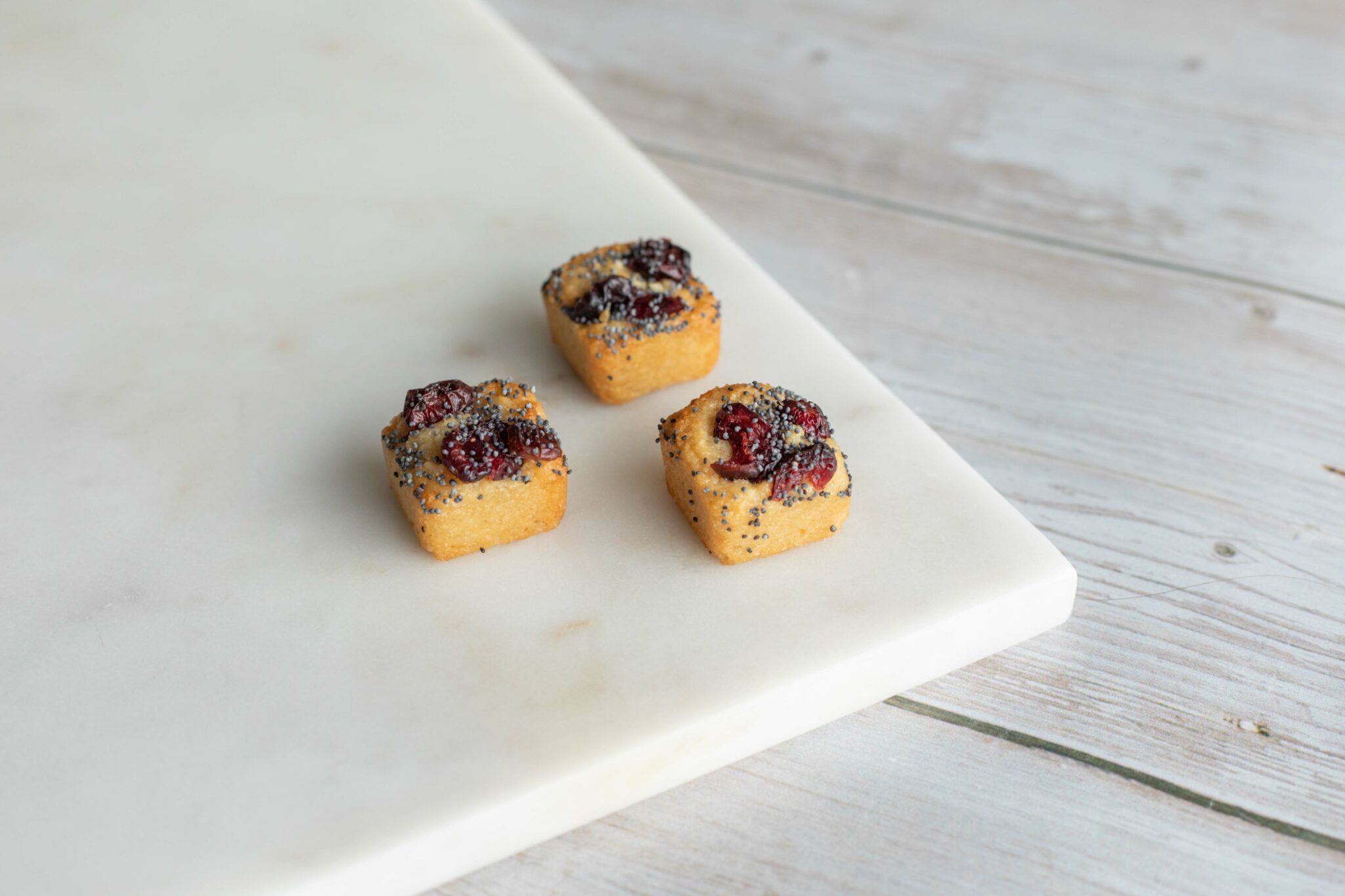 30 Mini financiers vegan et sans gluten pavot et cranberry